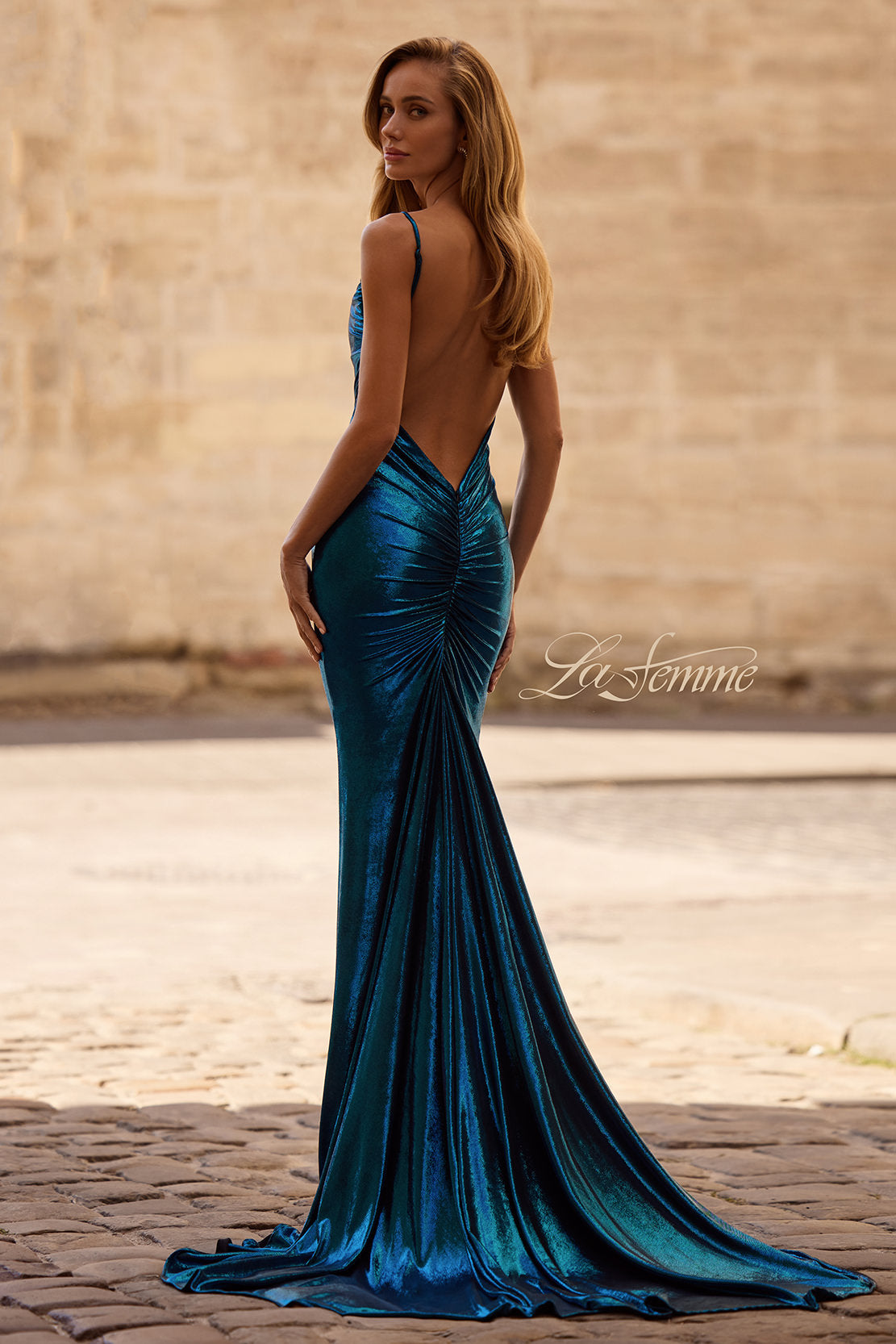 32932 - La Femme Dress